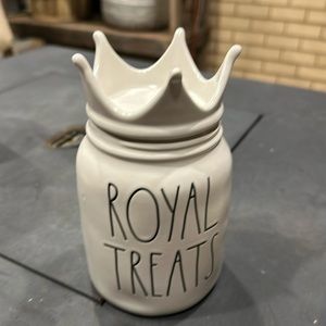 Rae Dunn Royal Treats